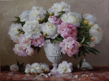 Пионы в белой вазе Николаев Ю.В.