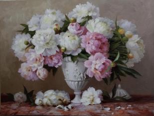 Пионы в белой вазе 278